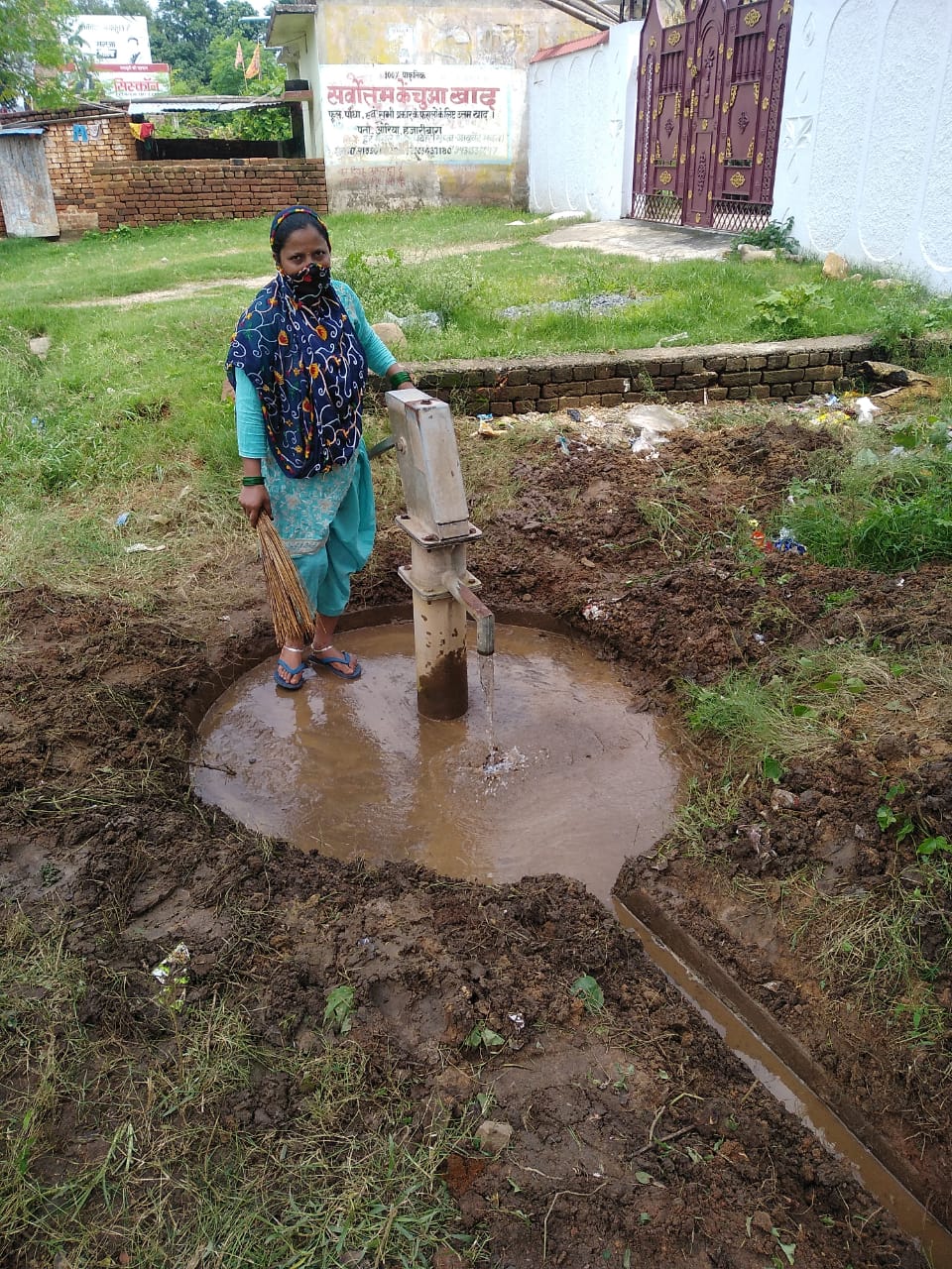Handpump Cleaning (Covid-19 Relief Work) photo 3